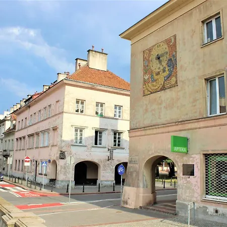 Mariensztat / Old Town Place For *