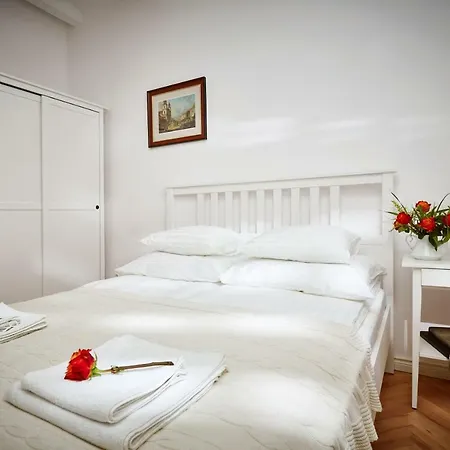 Apartment Mariensztat / Old Town Place For Warsaw