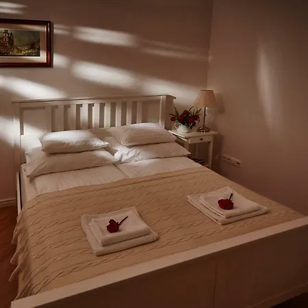 Mariensztat / Old Town Place For