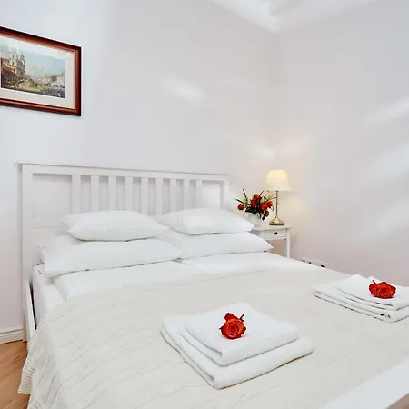 Apartman Mariensztat / Old Town Place For